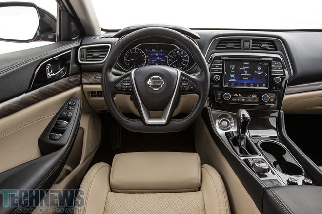 2016-Nissan-Maxima-Platinum-cockpit