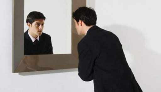 افزایش هورمون احساس شادی با نگاه کردن به آینه | تکنا