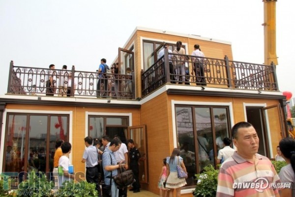 یک کمپانی چینی این خانه‌ی تولیدشده به وسیله‌ی پرینترهای سه‌بعدی را تنها در عرض 3 ساعت بنا کرده است!