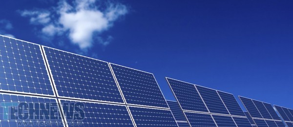 ایلان ماسک از کارآمدترین پنل‌های خورشیدی شرکت Solar City رونمایی کرد