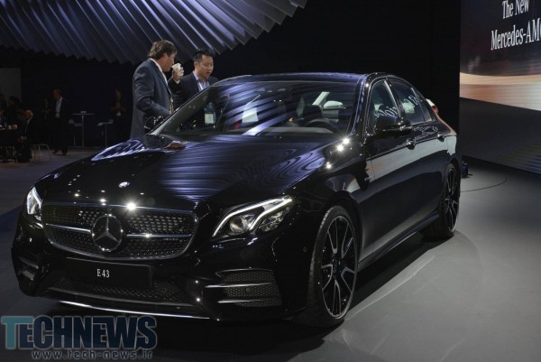 رونمایی مرسدس‌بنز از خودروی جدید Mercedes-AMG E 43 در نمایشگاه خودرو نیویورک