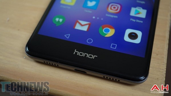 درگاه هدفون 3.5‎ میلی‎متری در گوشی Honor 9 ممکن است حفظ شود