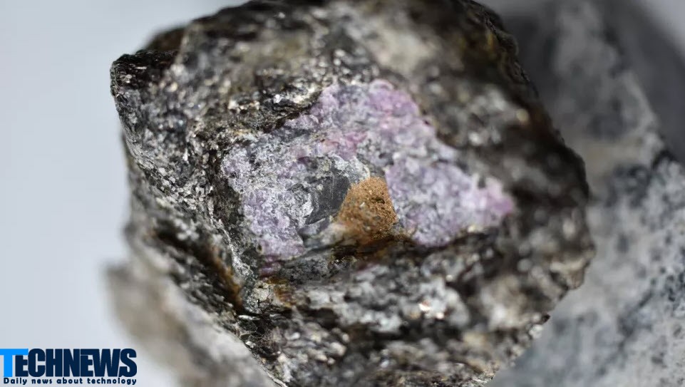 کشف رد‌‌پای حیات در یاقوت دو و نیم میلیارد ساله