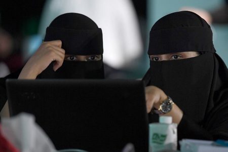 آکادمی توسعه دهندگان اپل در خاورمیانه به طور اختصاصی برای زنان عربستانی افتتاح شد