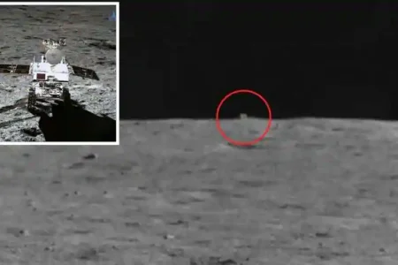 مریخ نورد Yutu2 چین تصاویری از نیمه پنهان ماه منتشر کرد