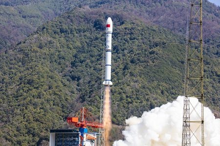 ارسال ۶ ماهواره مخابراتی چین به فضا برای ایجاد شبکه اینترنت باند پهن