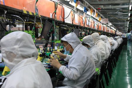 تقاضای بالای چینی ها باعث رکورد تولید جهانی آیفون شد