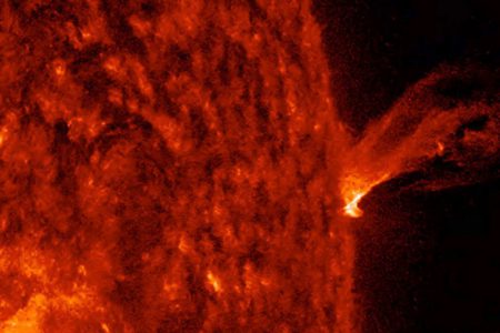 ثبت دو فوران خورشیدی عظیم توسط رصدخانه ناسا