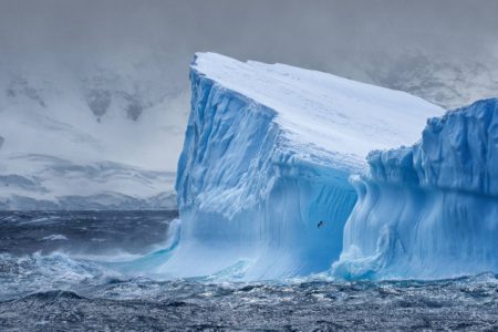 دانشمندان سفره آب زیرزمینی عظیمی را در زیر یک ورقه یخی در قطب جنوب کشف کردند