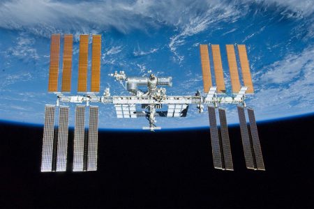 مانور ایستگاه فضایی بین المللی برای جلوگیری از برخورد با بقایای یک ماهواره روسی