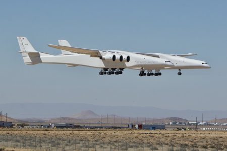 هواپیمای عظیم Roc با موفقیت هفتمین پرواز آزمایشی خود را به پایان رساند