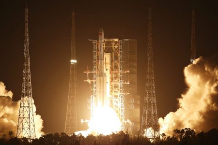 ادامه برنامه های فضایی چین؛ ارسال دو راکت به فاصله ۴۸ ساعت به فضا