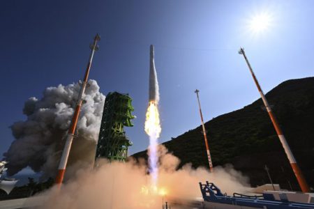 اولین ماهواره کره جنوبی با راکت ساخت این کشور به فضا ارسال شد