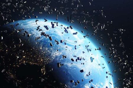 محققان احتمال سقوط زباله های فضایی روی سر انسان ها را ۱۰ درصد پیش بینی می کنند