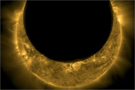 ثبت خورشید گرفتگی به شکلی متفاوت و دیدنی توسط فضاپیمای ناسا