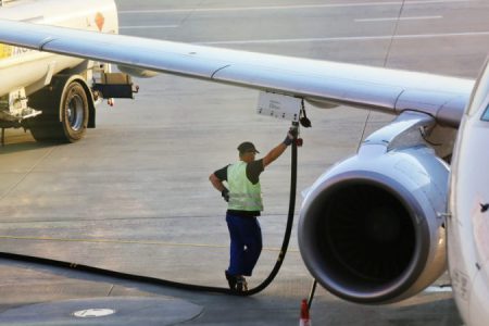توسعه سوخت جت تجدیدپذیر با باکتریهای خاک برای جایگزینی با سوخت هواپیما