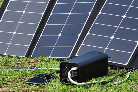 تامین انرژی مورد نیاز گیاهان با پنل های خورشیدی؛ روشی برای پرورش آنها در تاریکی