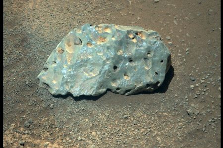 مریخ نورد استقامت در سیاره سرخ سنگ های سبزرنگ پیدا کرد