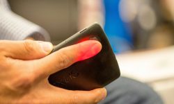 استفاده از دوربین تلفن همراه برای ردیابی اکسیژن خون
