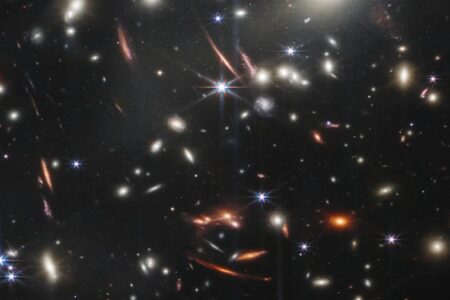 جیمز وب تصویری از یک گره کهکشانی در میان ماده تاریک ثبت کرد