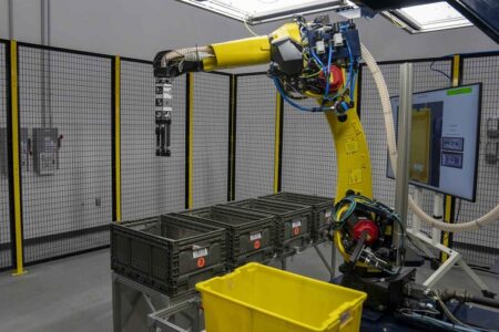 ربات جدید آمازون از هوش مصنوعی برای تشخیص اشیاء کمک می‌گیرد