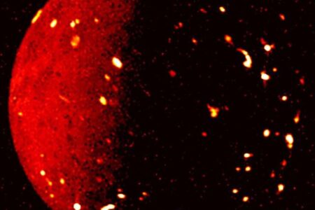 تصویری از قمر مشتری با نقاط آتشفشانی توسط کاوشگر ناسا منتشر شد
