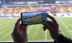 استفاده از فناوری واقعیت افزوده در جام جهانی فوتبال برای دسترسی به آمار بازی