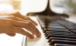 نواختن پیانو می تواند قدرت پردازش مغز را افزایش دهد