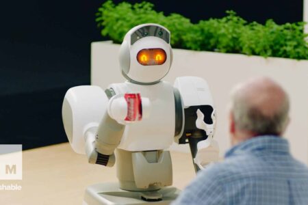 رونمایی از نسل اول ربات دستیار خانگی