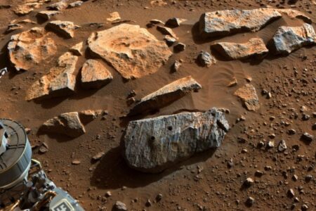 محققان یک قدم به اثبات وجود آب در مریخ نزدیک شدند