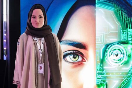 عربستان از اولین ربات انسان نمای مبتنی بر هوش مصنوعی رونمایی کرد