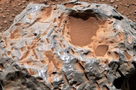 کنجکاوی در مریخ شهاب سنگ کاکائو کشف کرد