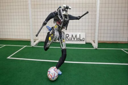 آمادگی سریع ترین ربات انسان نمای جهان برای مسابقات ربوکاپ