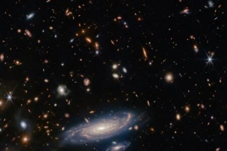 جیمز وب یک کهکشان ۱.۴ میلیارد ساله مملو از فلز کشف کرد