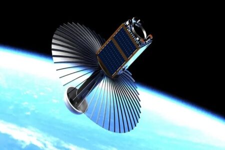 بریتانیا ماهواره هایی با آنتن های چتری برای رصد زمین پرتاب می کند