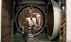 چین از یک اتاقک شبیه سازی شده ماه برای آموزش فضانوردان استفاده می کند