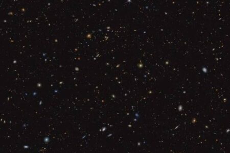 تصویر تلسکوپ فضایی جیمز وب شامل ۴۵ هزار کهکشان با جزییات خیره کننده است