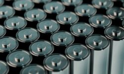 ساخت اولین باتری یون آلومینیومی غیر سمی در جهان برای حفاظت از محیط زیست