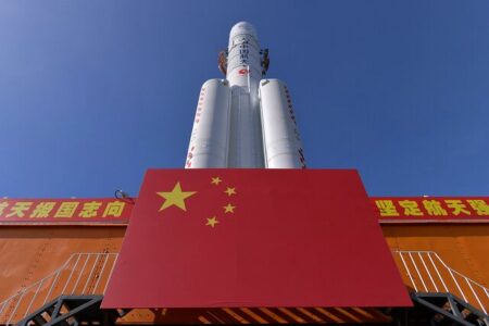 موتور جدید چین برای فرود روی ماه آزمایش می‌شود