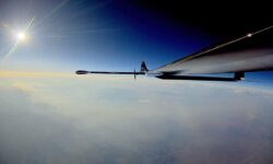 اولین هواپیمای خورشیدی با قابلیت پرواز در استراتوسفر زمین ساخته شد