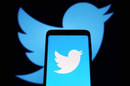 توییتر با هدف رقابت با لینکدین نمایش استخدام در صفحه شرکت ها را ممکن کرد