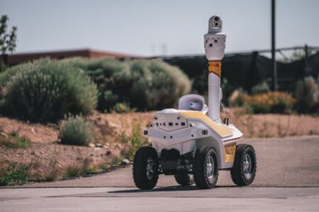 ربات مجهز به هوش مصنوعی از تیراندازی در مدارس آمریکا جلوگیری می‌کند