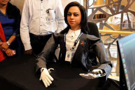 هند قصد دارد اولین ربات انسان نمای خود را به فضا ارسال کند