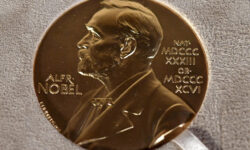 دعوتنامه بنیاد نوبل برای شرکت در مراسم اهدای جوایز از ایران پس گرفته شد
