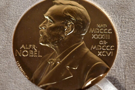 دعوتنامه بنیاد نوبل برای شرکت در مراسم اهدای جوایز از ایران پس گرفته شد