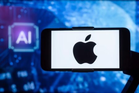 بلومبرگ گزارش داد اپل در حال توسعه هوش مصنوعی برای به کارگیری در iOS و سیری است
