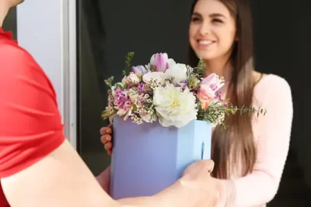 خرید گل آنلاین با گل فروشی گلمون