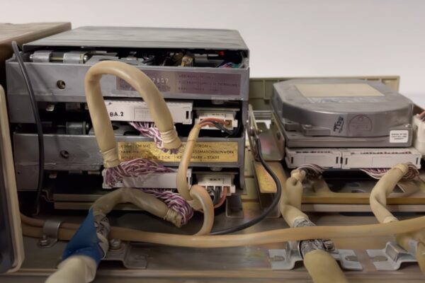 این کامپیوتر پس از ۳۰ سال از فاجعه هسته‌ای چرنوبیل مجدداً به کار افتاده است
