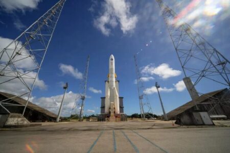 موشک آریان ۶ آژانس فضایی اروپا برای پرتاب آماده است