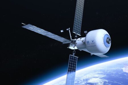 آژانس فضایی اروپا برای ساخت ایستگاه فضایی استارلب از دو شرکت خصوصی کمک می‌گیرد